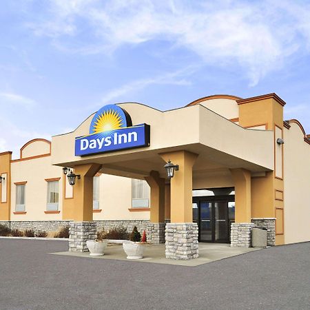 Days Inn By Wyndham ברמפטון מראה חיצוני תמונה
