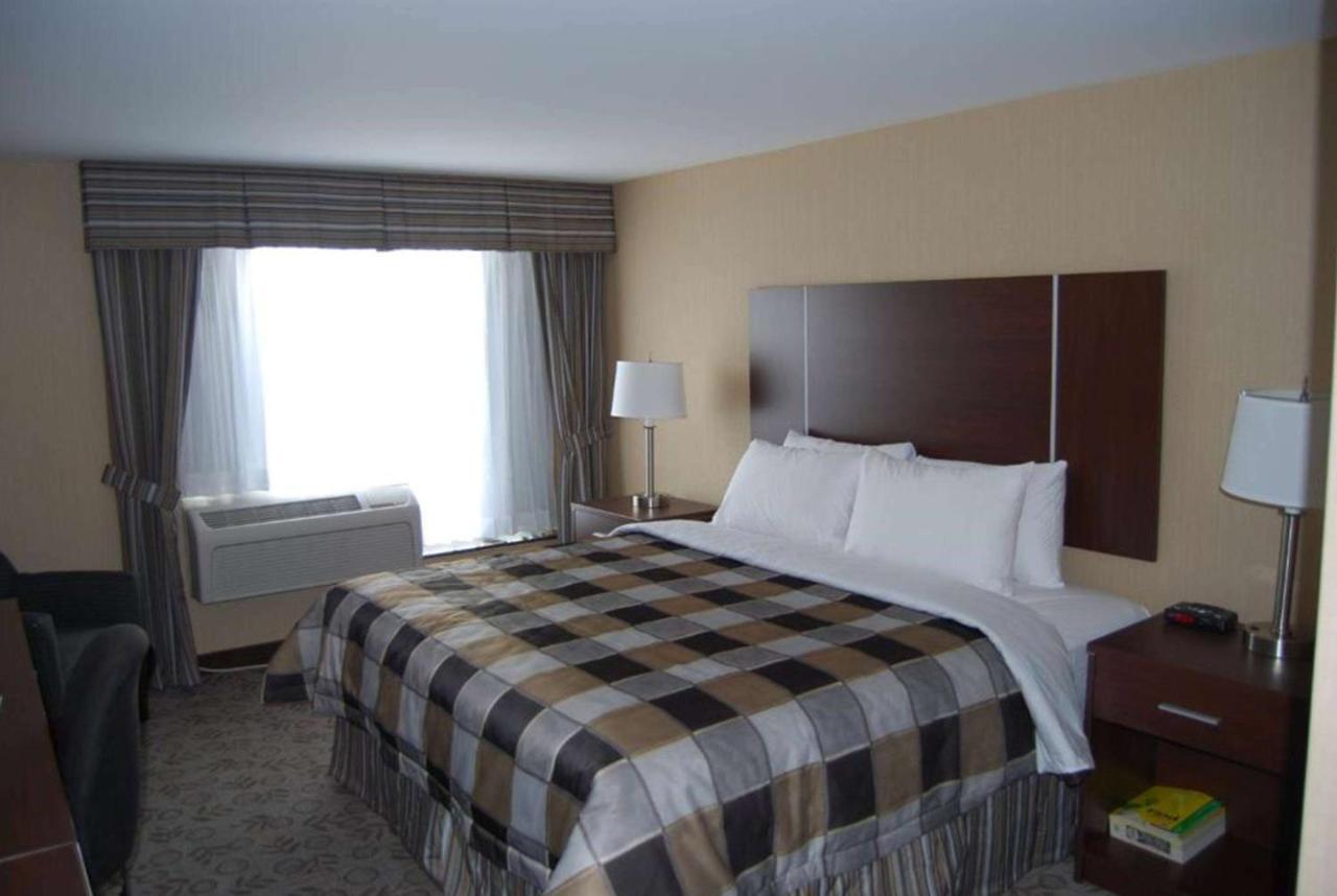 Days Inn By Wyndham ברמפטון מראה חיצוני תמונה